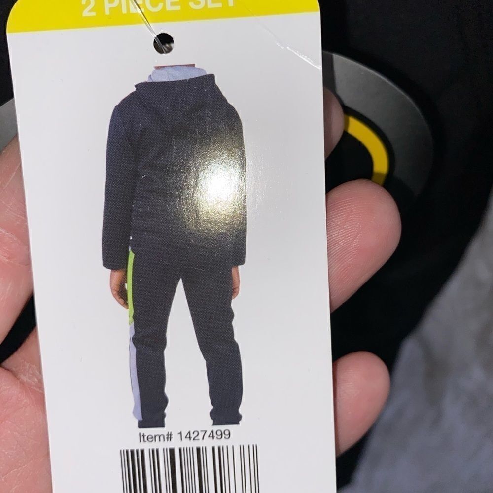BATMAN 2 pc active wear set - Picture 5 of 6